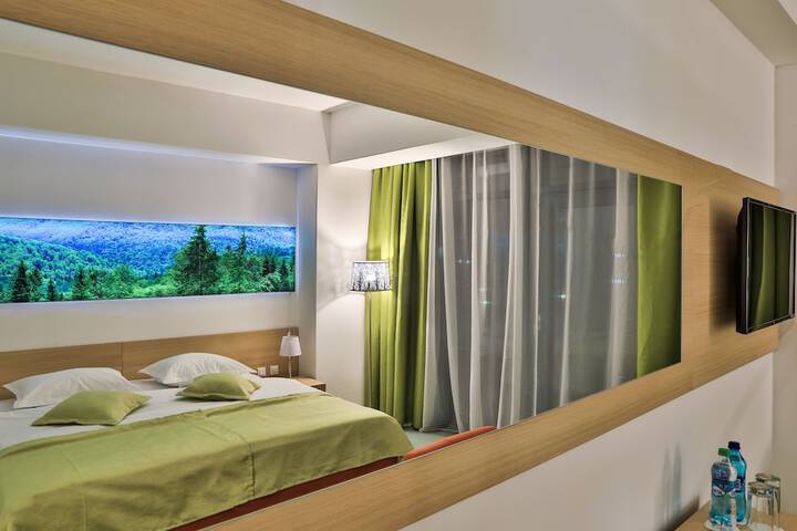 Room 4 of 26