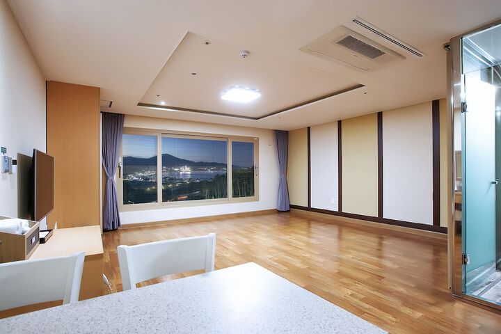 Room 21 of 62