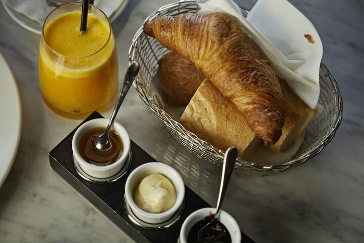 Breakfast/Coffee Service 165 of 192