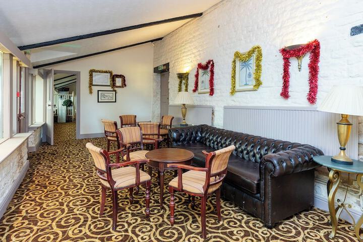 Ballroom/Hall 42 of 46