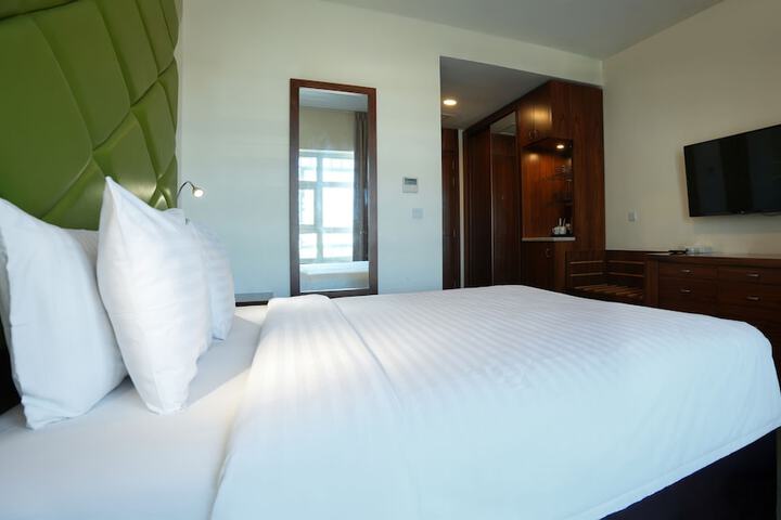 Room 34 of 64