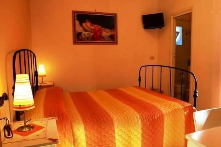 Room 14 of 52