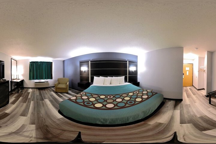 1 King Bed (3 of 17)