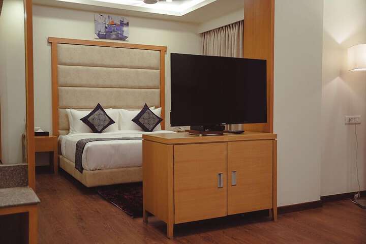 Room 15 of 49
