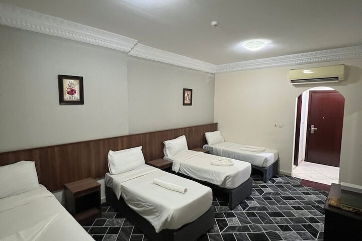Room 14 of 32