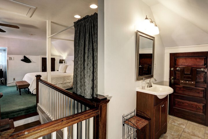 Room 12 of 49