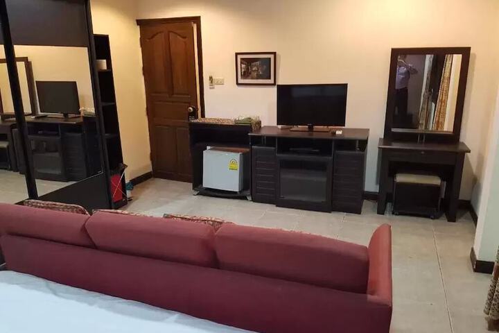 Room 17 of 34