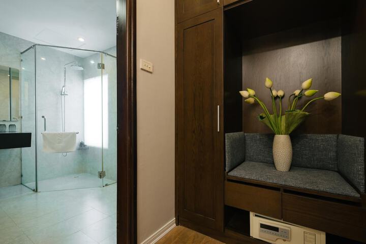 Room 27 of 45