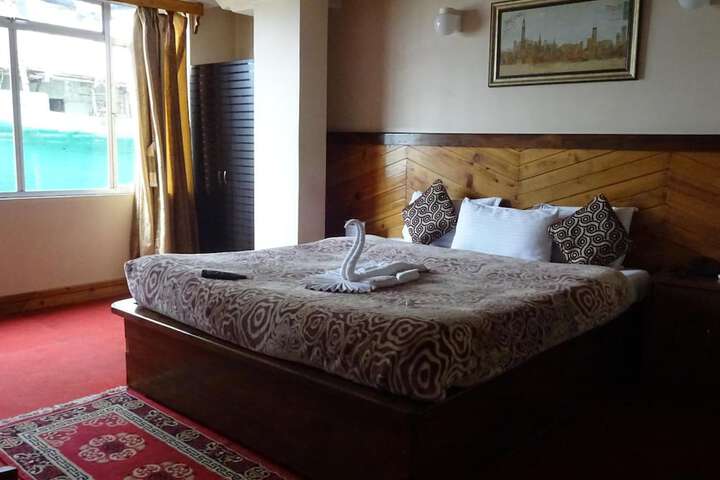 Room 35 of 70