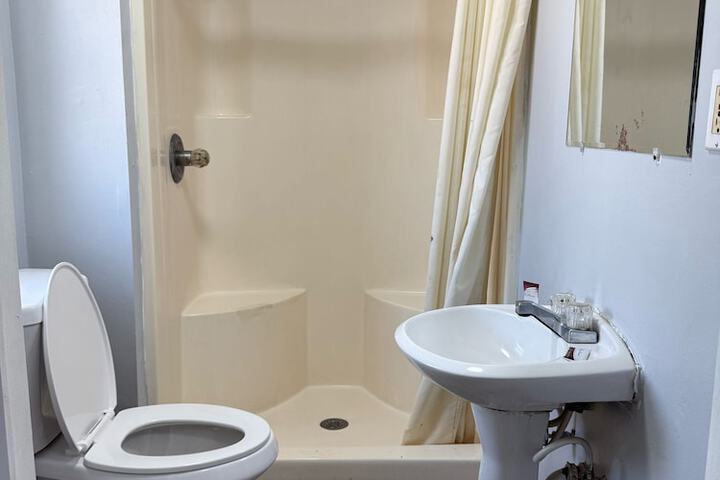 Room 12 of 22