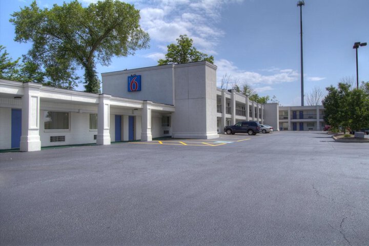 Hotel Entry