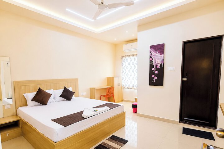 Hotel Anshraj Puri Near Jagannath Temple
