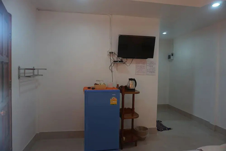 Room 9 of 14