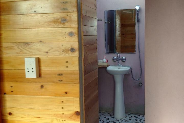 Room 10 of 24