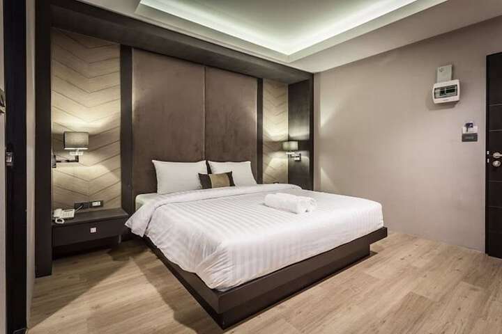 Room 18 of 50