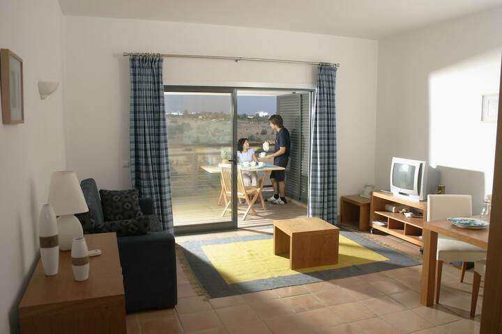 Room 6 of 33