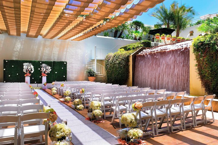 Banquet hall