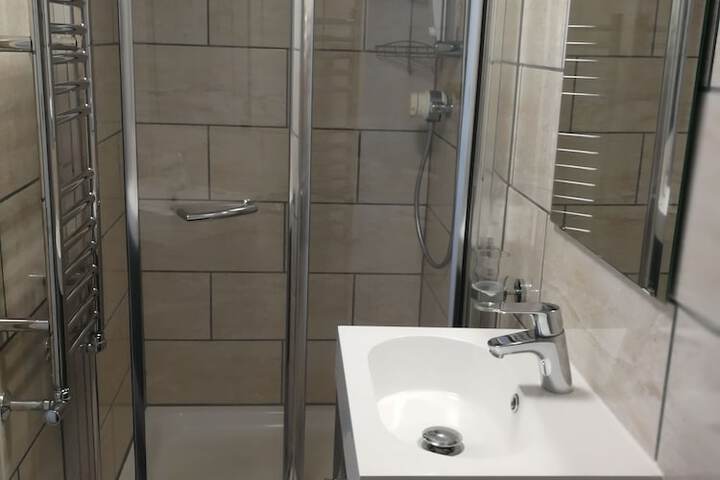 Room 105 of 121