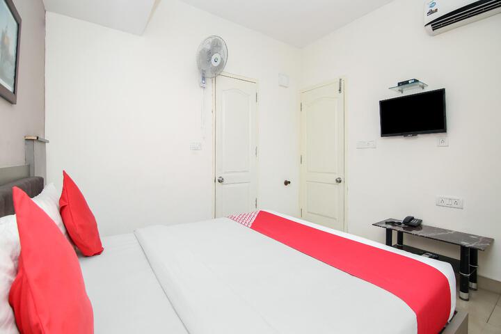 Room 3 of 10