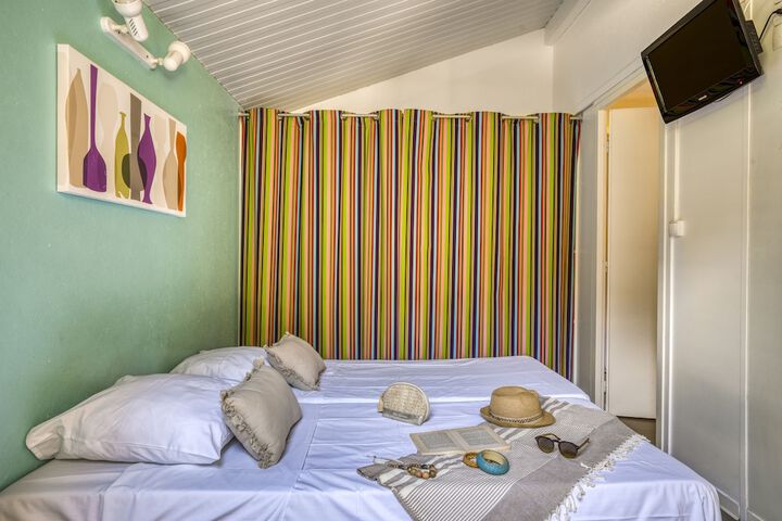 Room 10 of 120