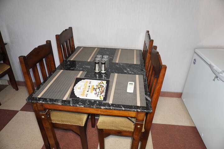 Dining 44 of 53