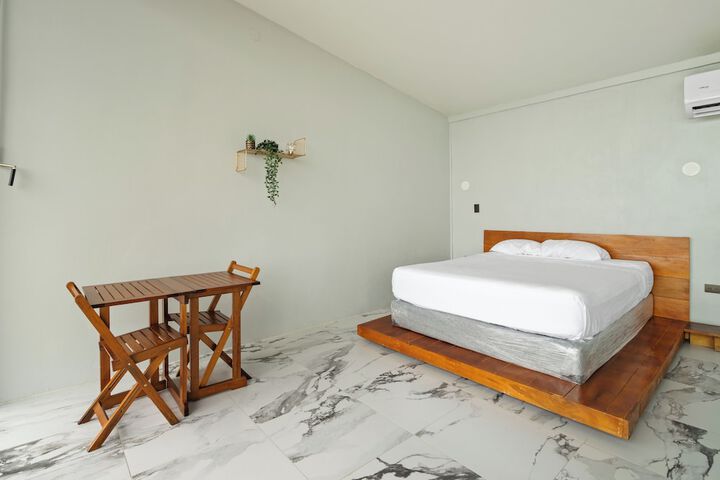 Room 15 of 391