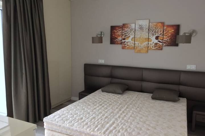 Room 8 of 155