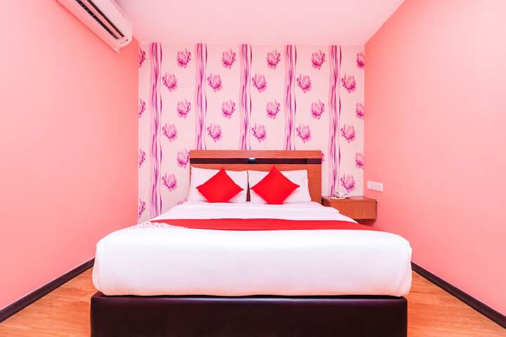 Room 15 of 33