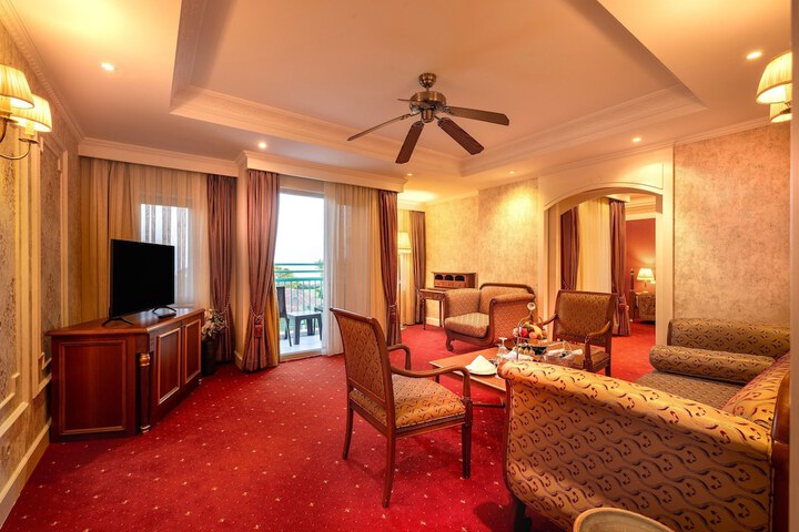 Room 72 of 321