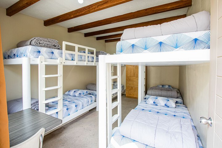 Room 60 of 214
