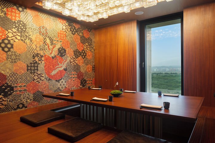 Dining 77 of 107