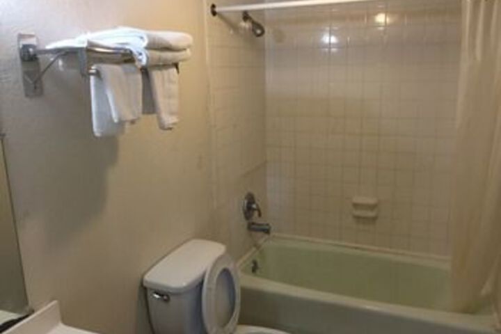 Room 3 of 17