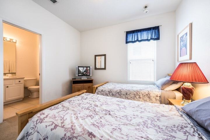 Room 37 of 414