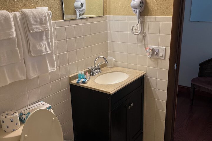 Room 124 of 180