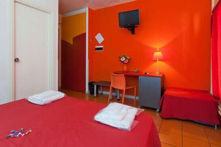 Room 18 of 27