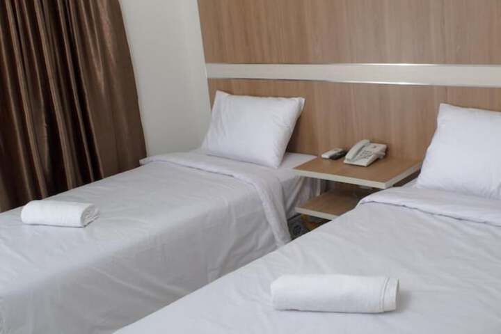 Room 8 of 25