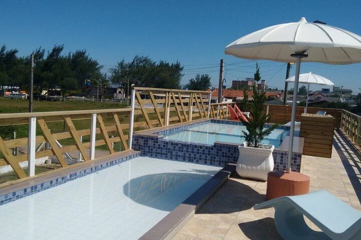 Pool 12 of 21