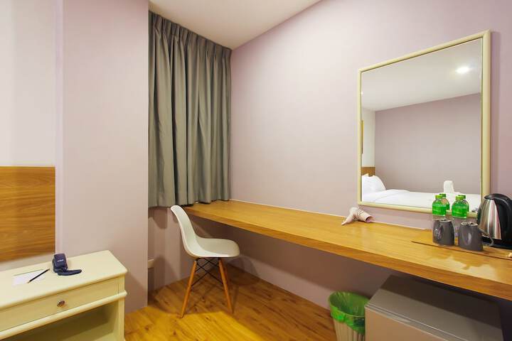 Room 50 of 69