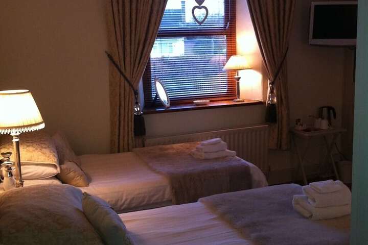 Room 5 of 17