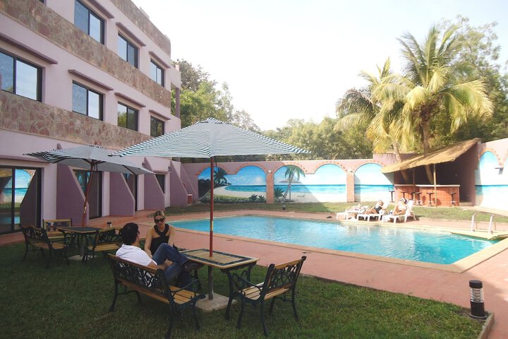 Hotel Pool