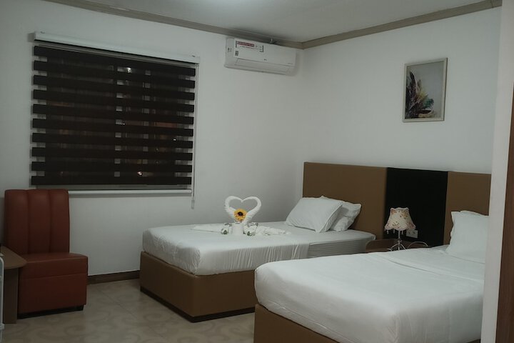 Room 6 of 17