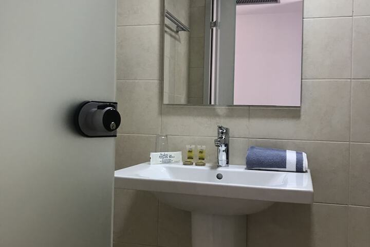 Room 30 of 47