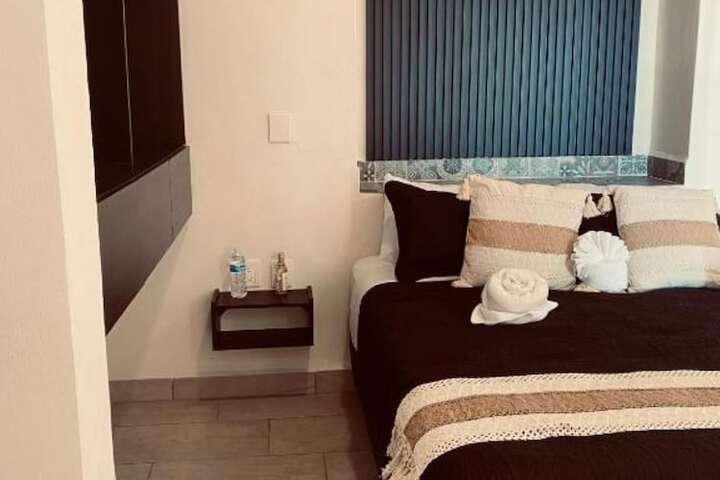 Room 3 of 10