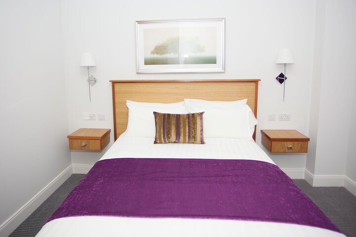 Room 4 of 38