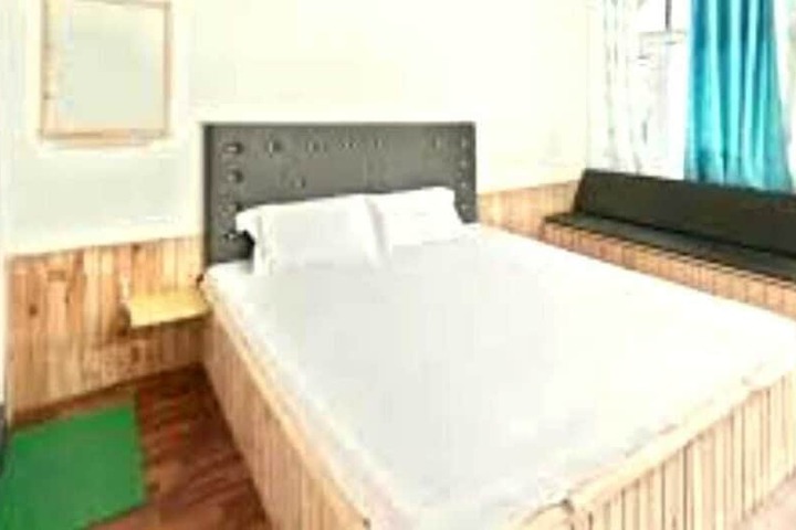 Room 3 of 13