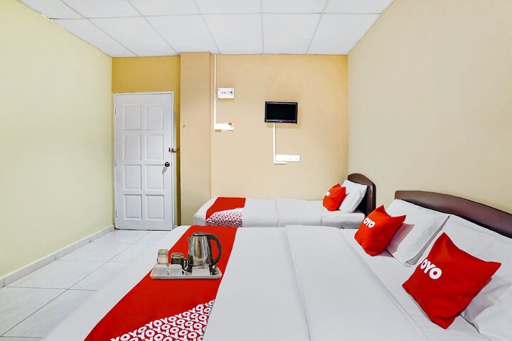 Room 12 of 18
