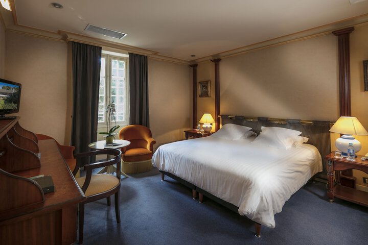 Room 12 of 92