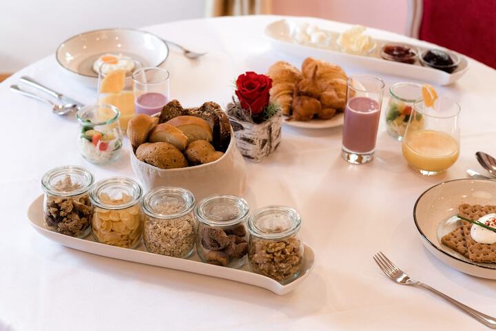 Breakfast/Coffee Service 69 of 78