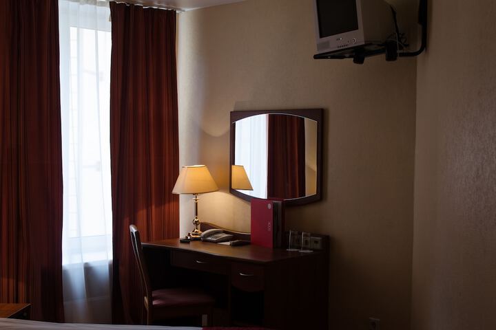 Room 5 of 32