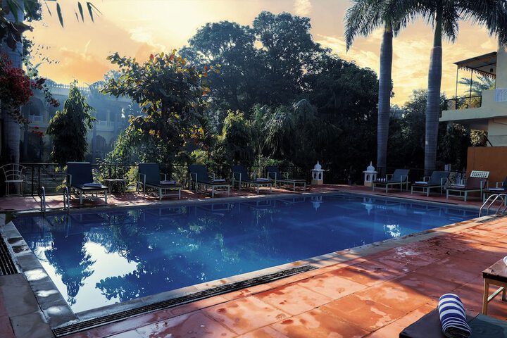 Pool 31 of 60